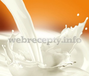 Почему молоко белое